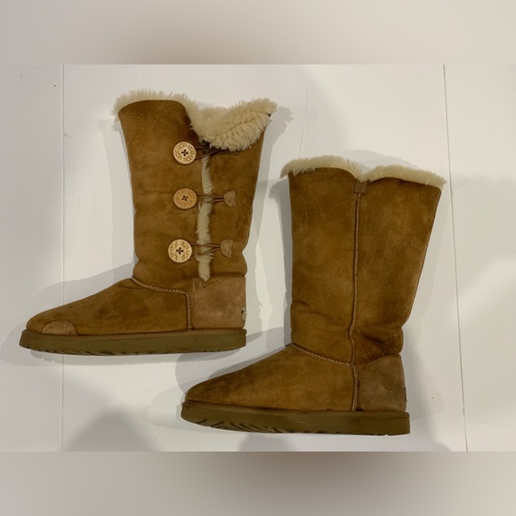 Tan Ugg Australia Bailey Button Triplet II Boots - Picture 1 of 6